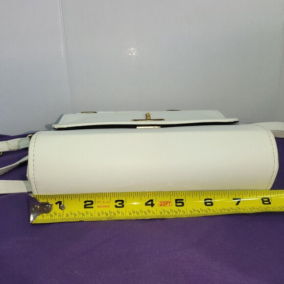 Lt Cream Colored Leather Handbag with Adjustable Crossbody Strap 8"X7" - Picture 3 of 7